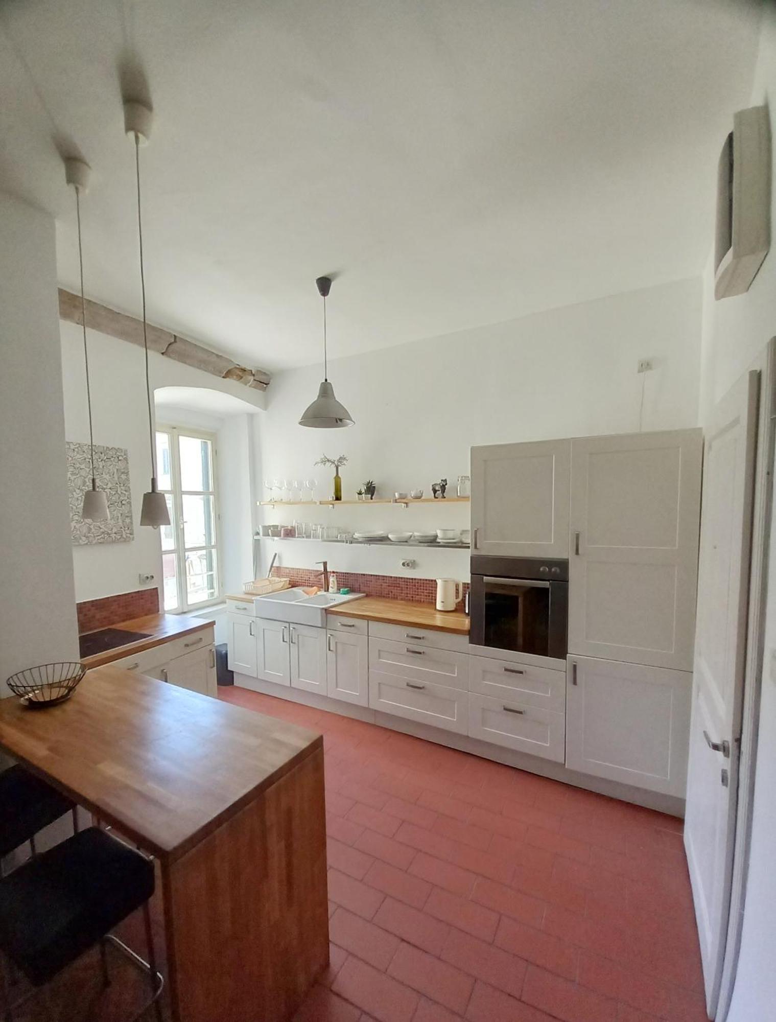 Decatera Apartment *